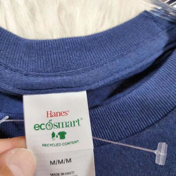 Hanes NWOT Navy Blue Cat Graphic American flag print TShirt woman's size medium - Picture 2 of 8